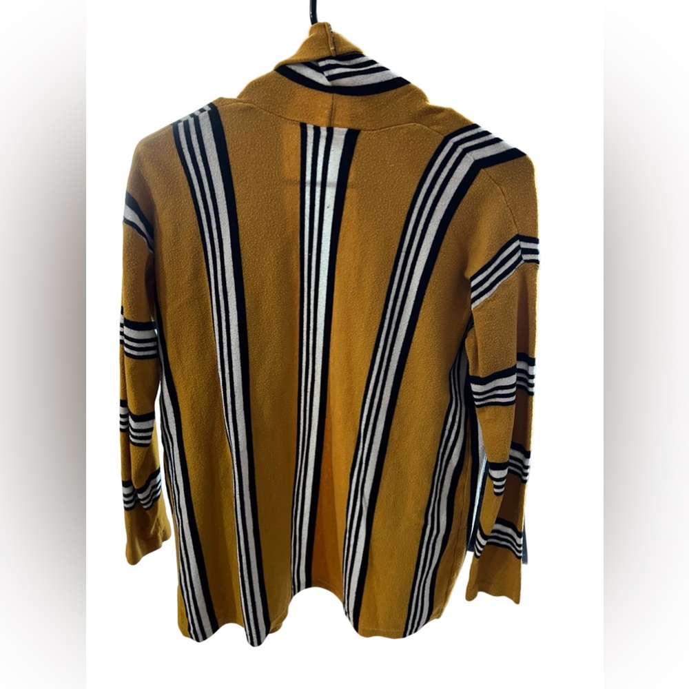 Style Rack Cardigan - Picture 3 of 4